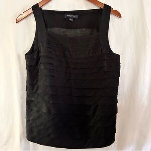Banana Republic Women’s Size 6 Black Linen/Cotton Pleated Tank Top